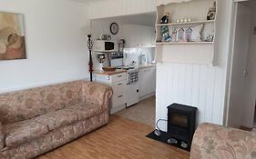 Homely 2 Bed On Popular Sunbeach Holiday Village- 5Min Walk To Beach, Near Great Yarmouth & Norfolk Broads